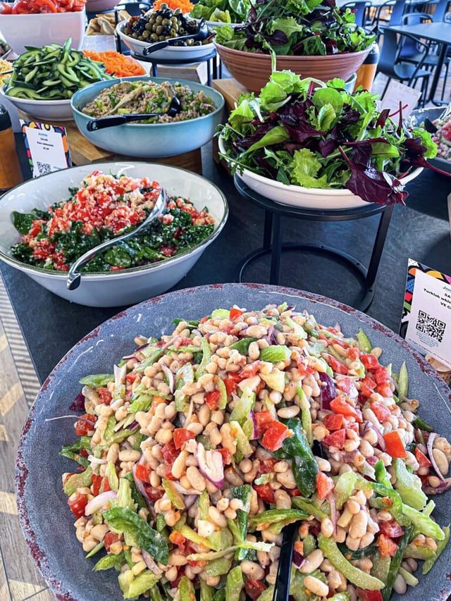 Fresh salads delivered to London client for office lunch service