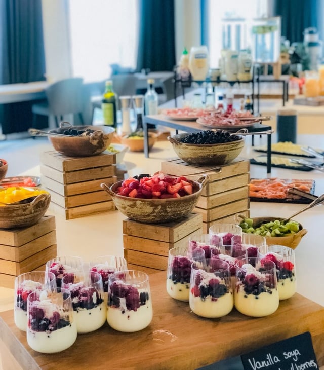 breakfast catering and shared meals for workplaces