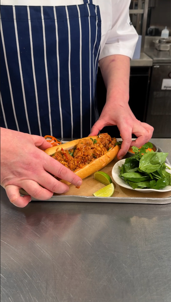 Elizabeth banh mi