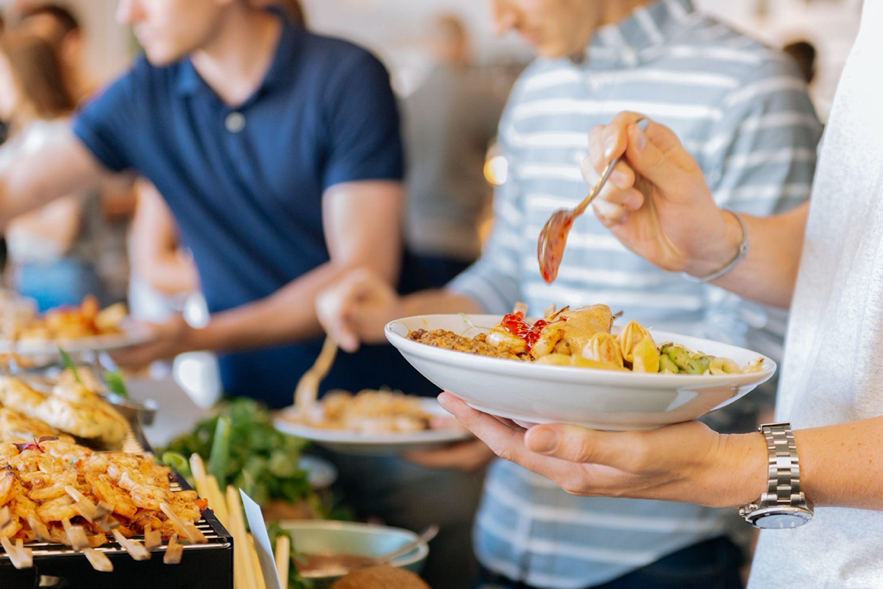 How the Best Office Catering Companies Boost Employee Satisfaction